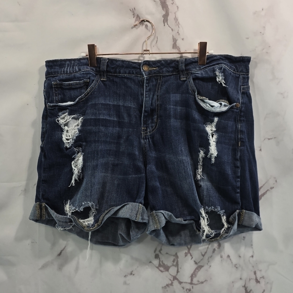 Distressed Denim Roll-Cuff Women's Shorts, 2XL